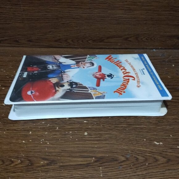 The Incredible Adventures of Wallace Gromit (VHS, Clamshell, 2000, BBC) 3 in 1 - Picture 4 of 7